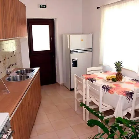 2 Sea Syros فندق