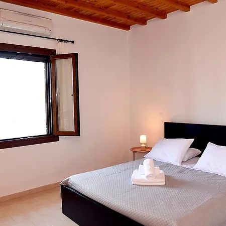 2 Sea Syros 호텔 *